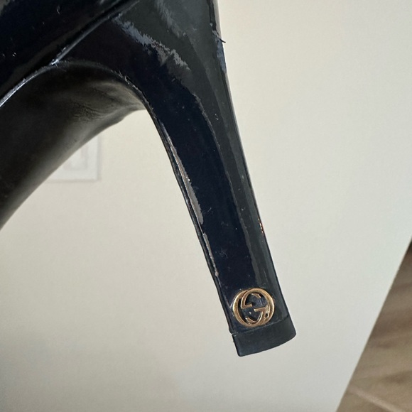 Gucci Patent Leather Round-Toe Pumps - Size 39 - Picture 12 of 12